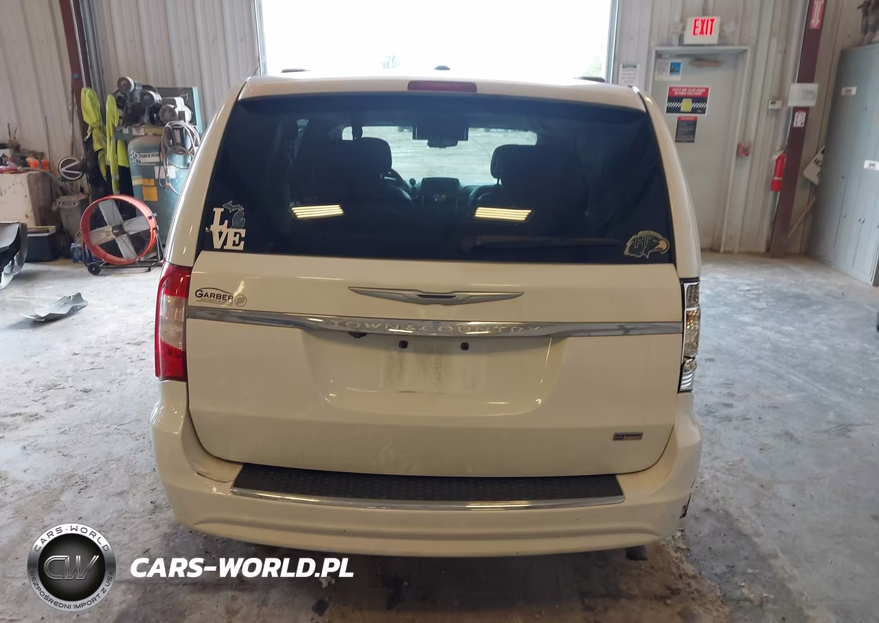 2014 Chrysler Town & Country Touring VIN:2C4RC1BG0ER442661 - 15