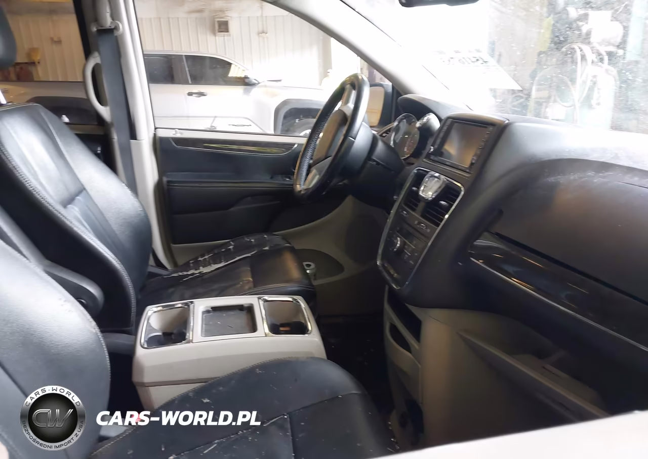 2014 Chrysler Town & Country Touring VIN:2C4RC1BG0ER442661 - 5