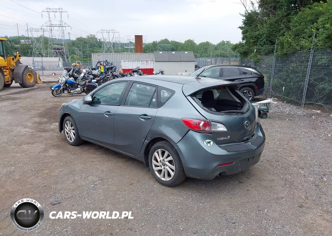 2013 Mazda Mazda3 I Touring VIN:JM1BL1LPXD1755879 - 3