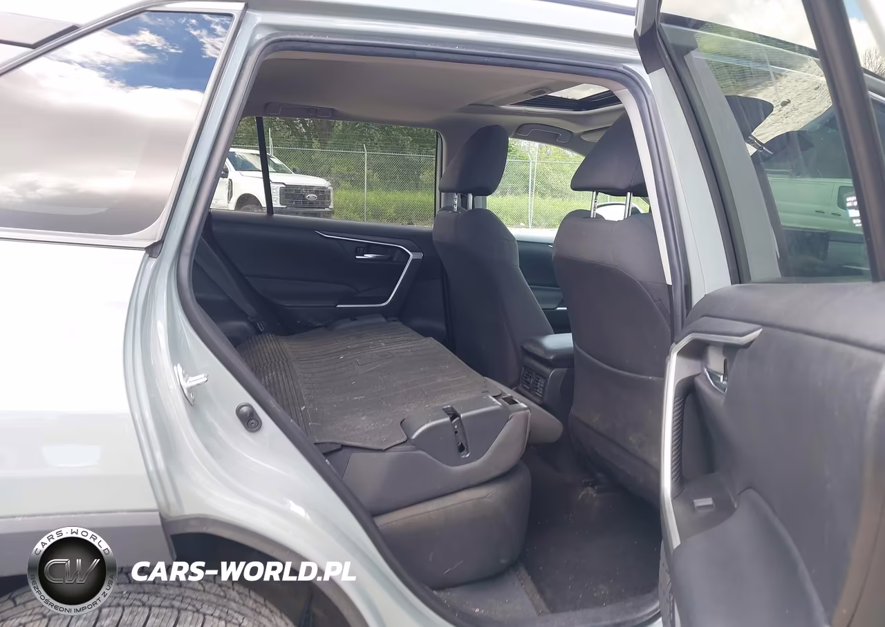 2020 Toyota Rav4 Xle VIN:2T3P1RFV4LW116417 - 8