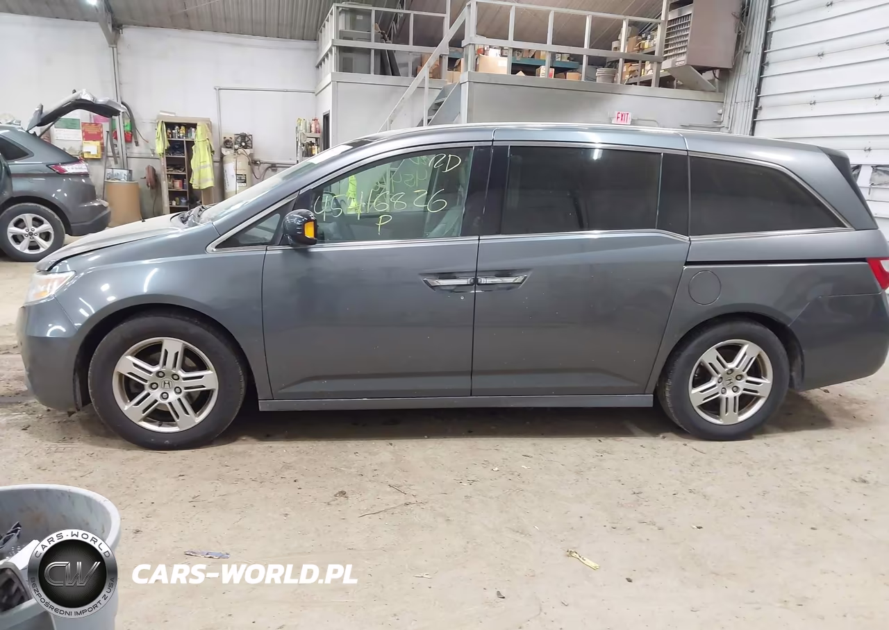 2013 Honda Odyssey Touring-Touring Elite VIN:5FNRL5H94DB012013 - 14