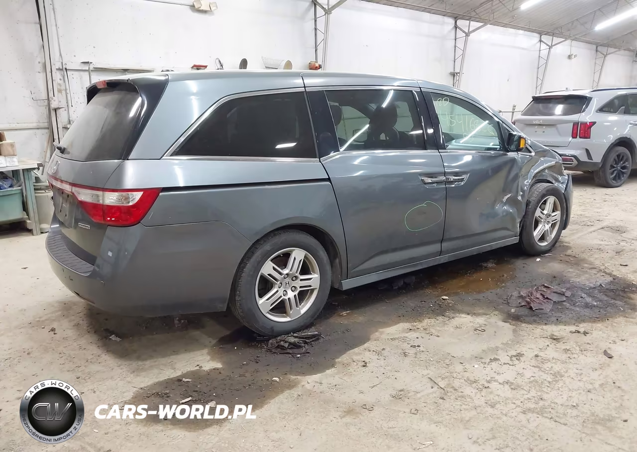 2013 Honda Odyssey Touring-Touring Elite VIN:5FNRL5H94DB012013 - 4