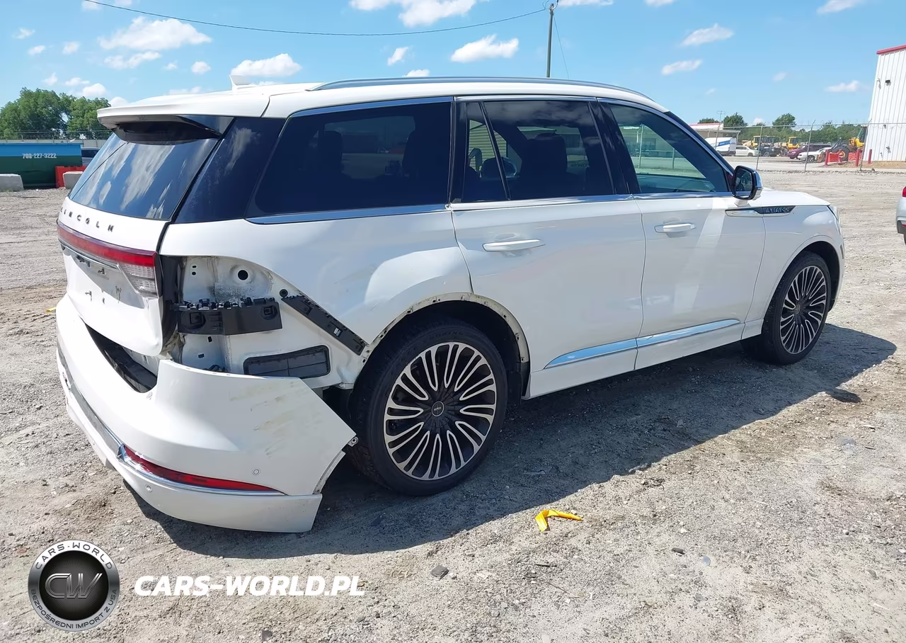2020 Lincoln Aviator Black Label VIN:5LM5J9XC8LGL01840 - 4