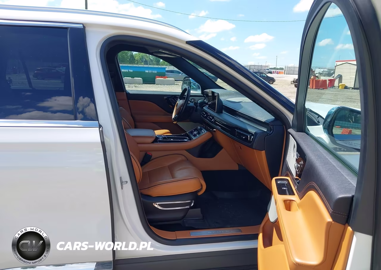 2020 Lincoln Aviator Black Label VIN:5LM5J9XC8LGL01840 - 5