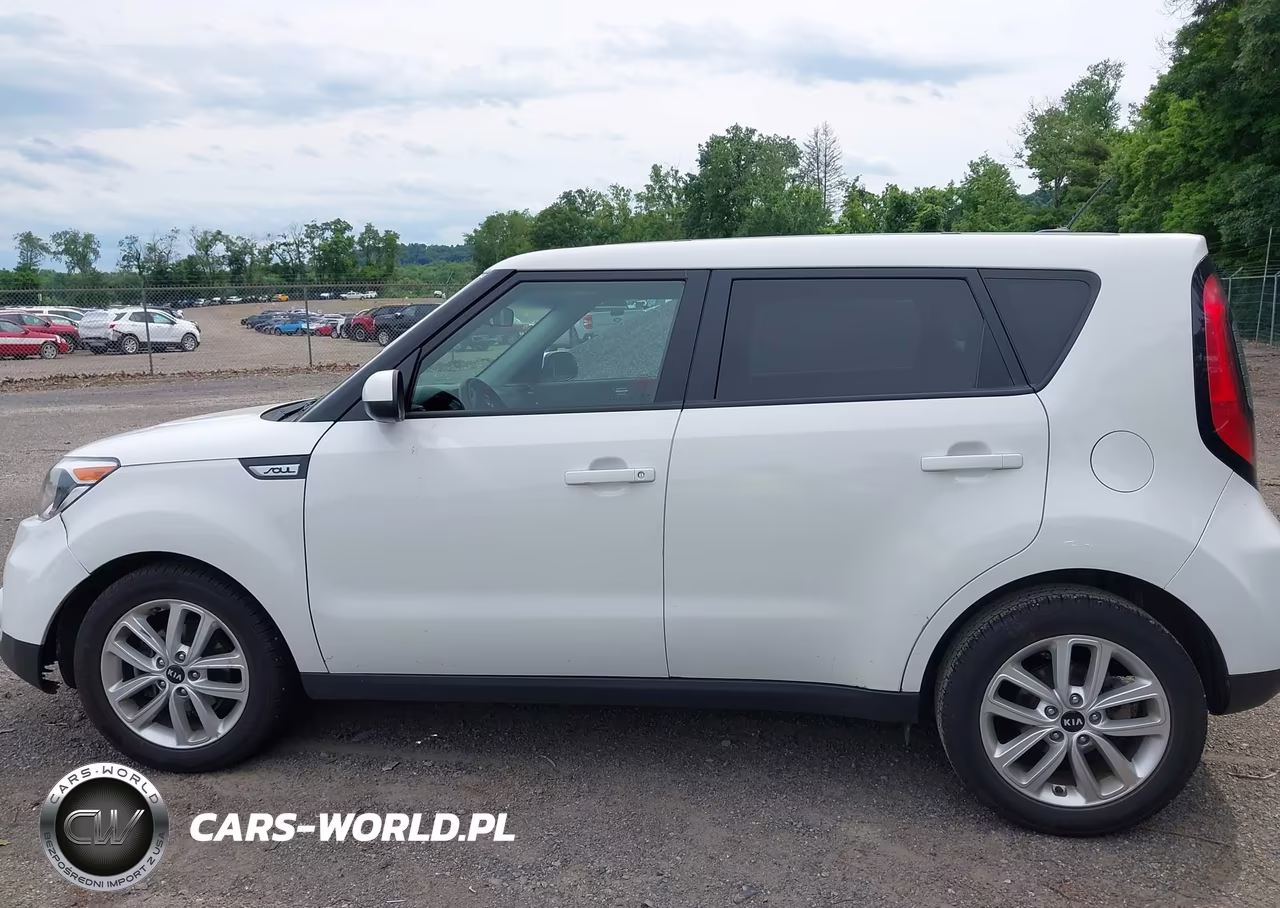 2018 Kia Soul + VIN:KNDJP3A52J7540860 - 14