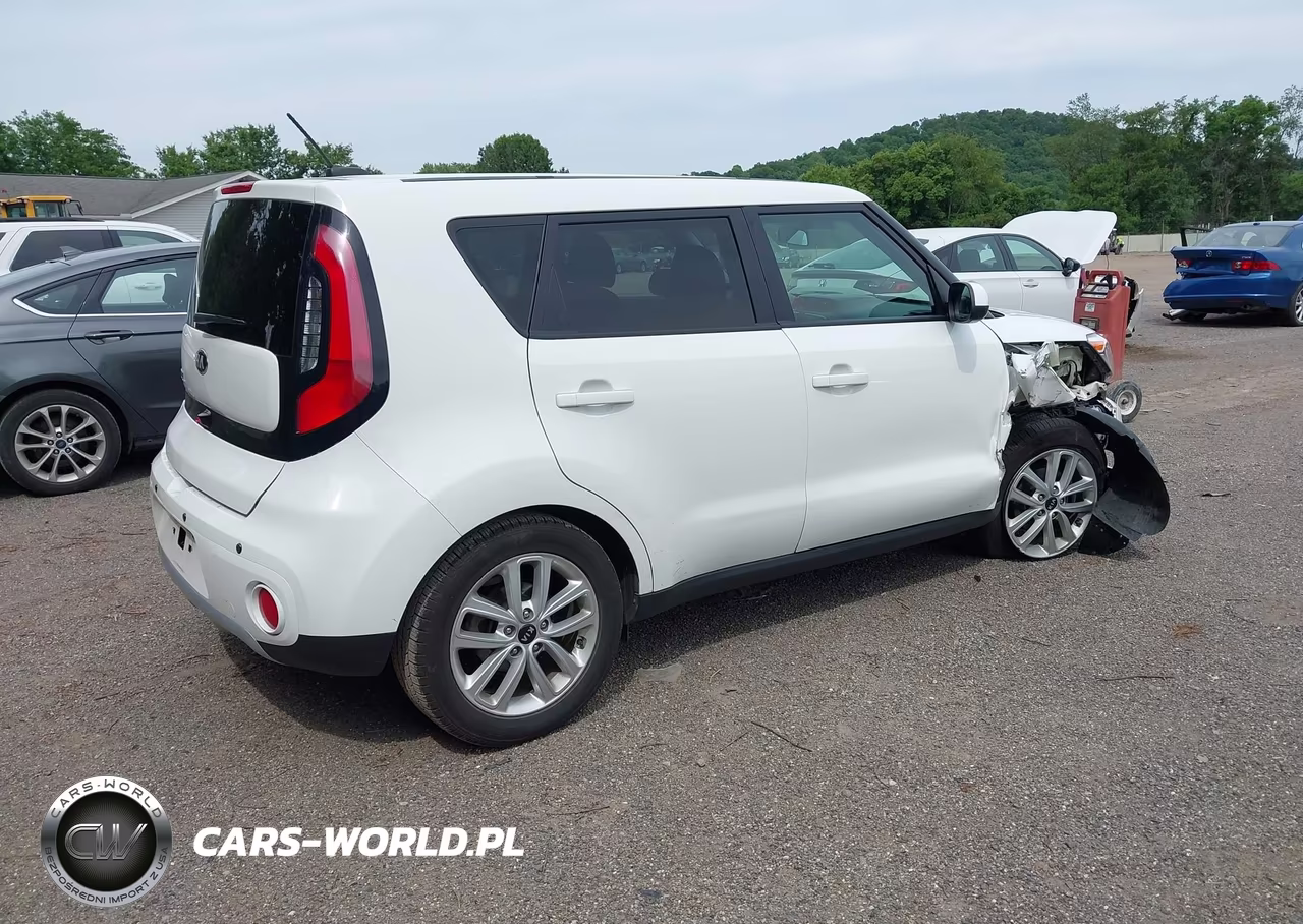 2018 Kia Soul + VIN:KNDJP3A52J7540860 - 4