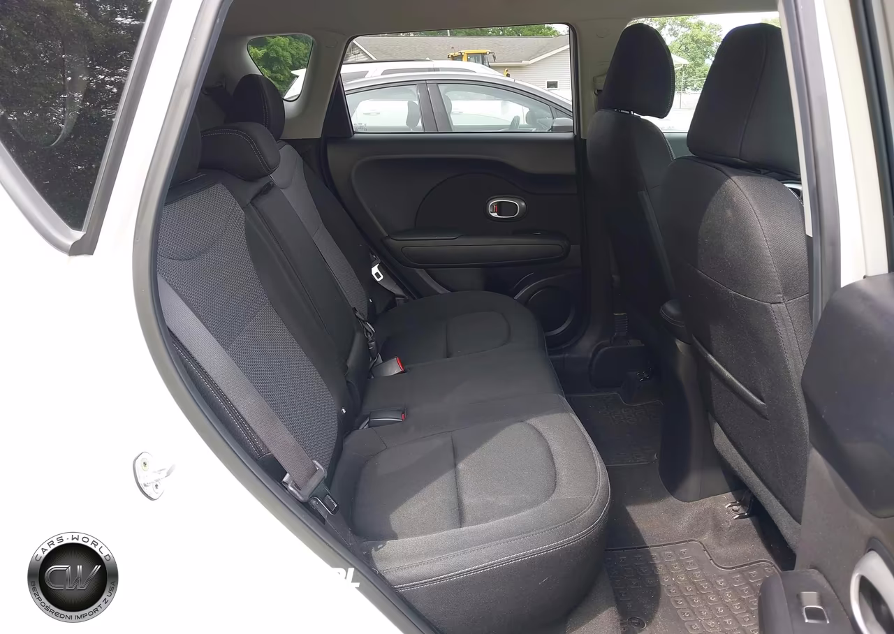 2018 Kia Soul + VIN:KNDJP3A52J7540860 - 8