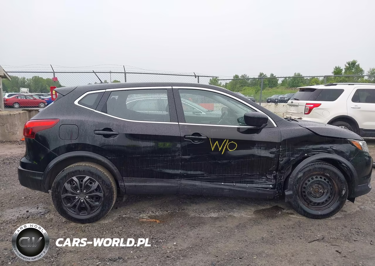 2019 Nissan Rogue Sport S VIN:JN1BJ1CR1KW315589 - 13