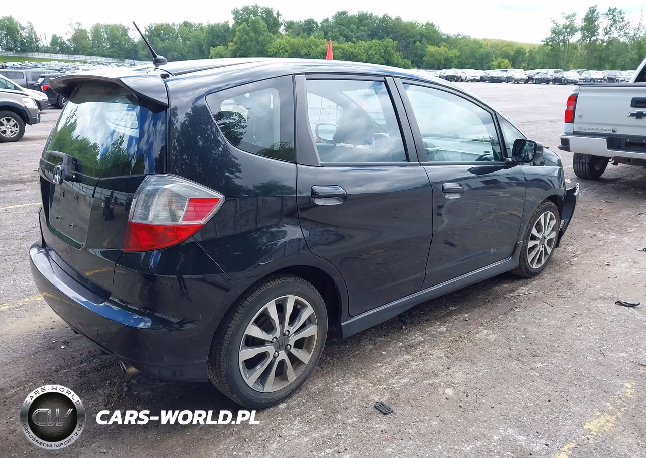 2012 Honda Fit Sport VIN:JHMGE8H54CC019246 - 4