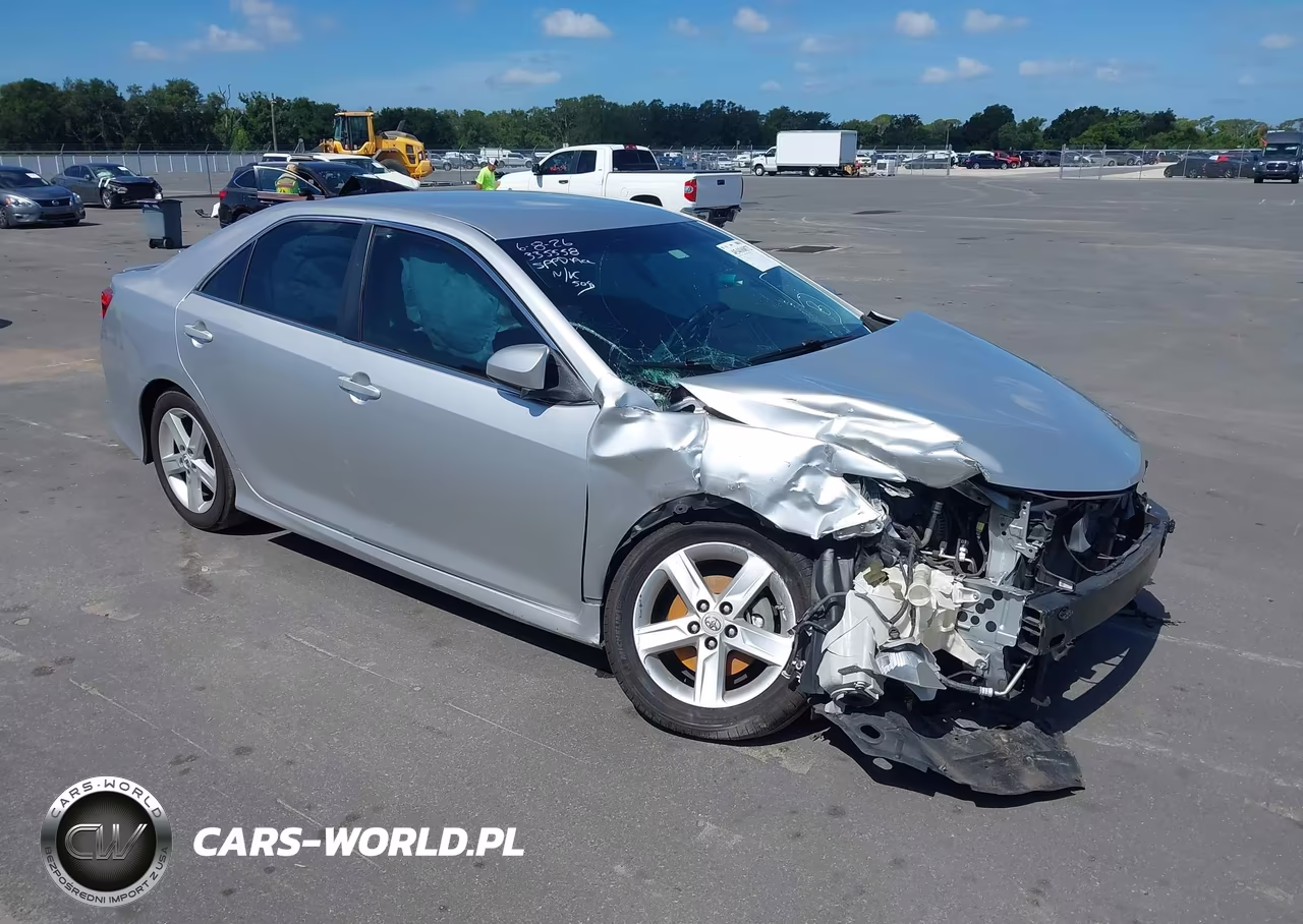 2014 Toyota Camry Se – zdjęcie 1 z 17