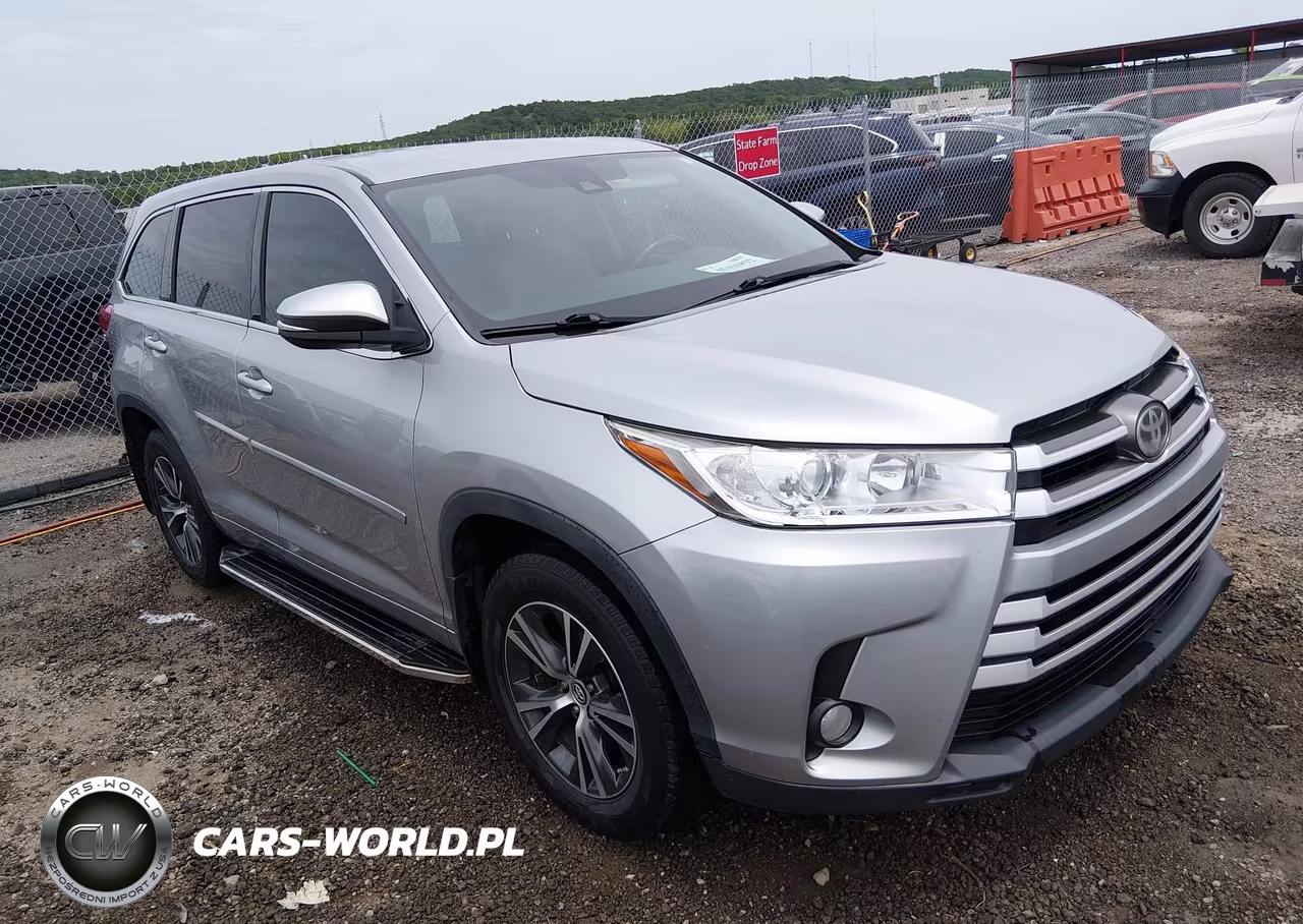 2017 Toyota Highlander Le Plus – zdjęcie 1 z 16