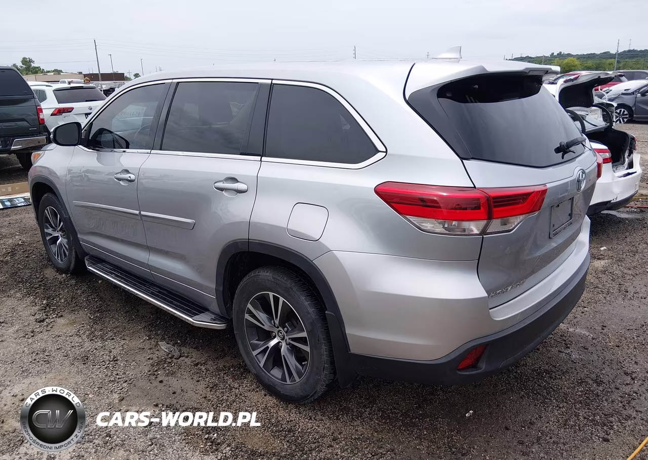 2017 Toyota Highlander Le Plus VIN:5TDZZRFH7HS198860 - 3
