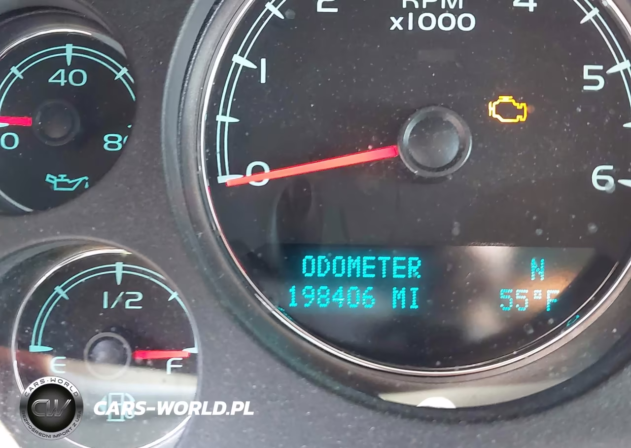 2010 Chevrolet Tahoe Lt VIN:1GNMCBE35AR215255 - 16