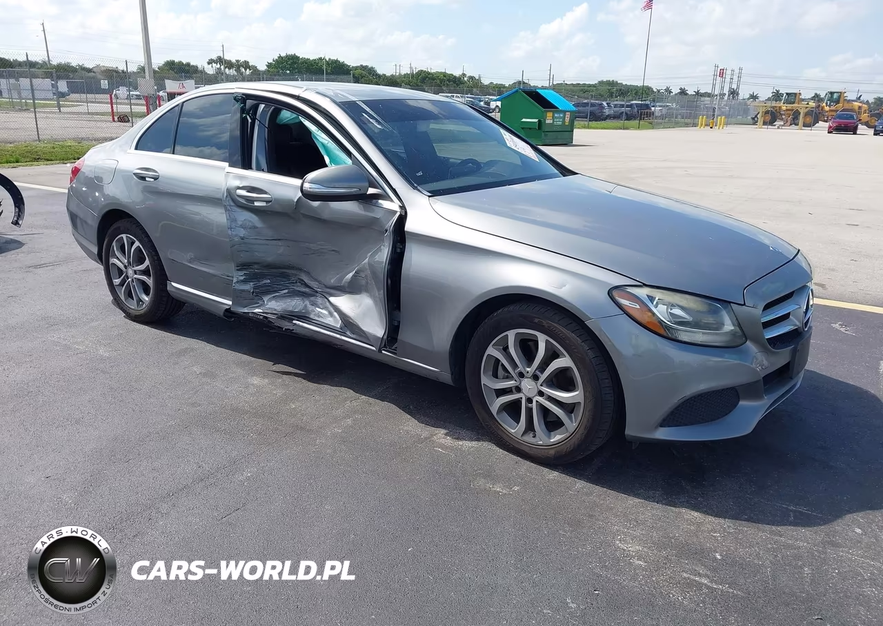 2015 Mercedes-Benz C 300 4Matic – zdjęcie 1 z 16