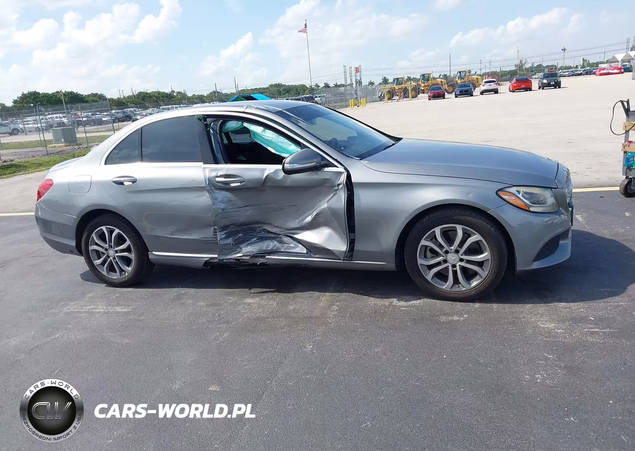 2015 Mercedes-Benz C 300 4Matic VIN:55SWF4KB3FU071703 - 13