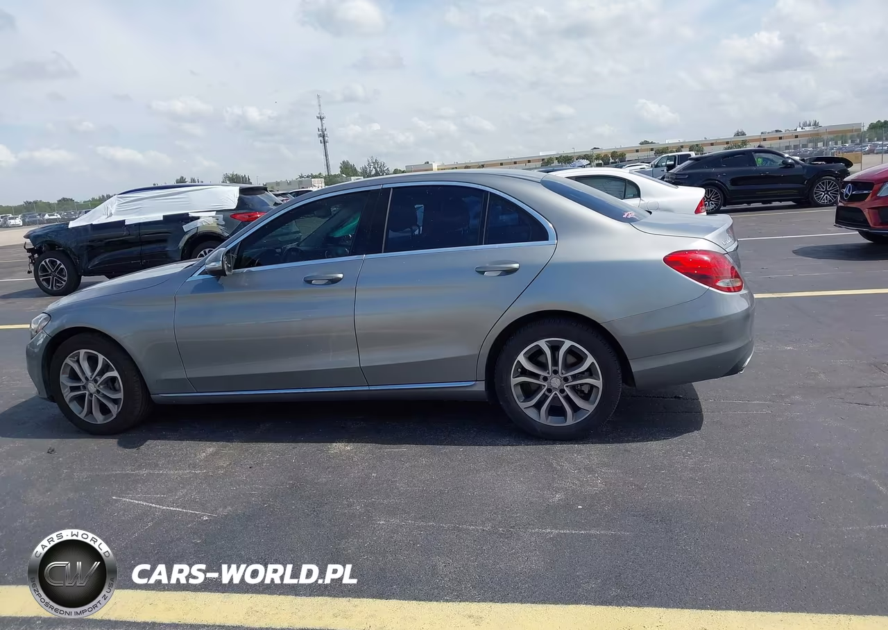 2015 Mercedes-Benz C 300 4Matic VIN:55SWF4KB3FU071703 - 14