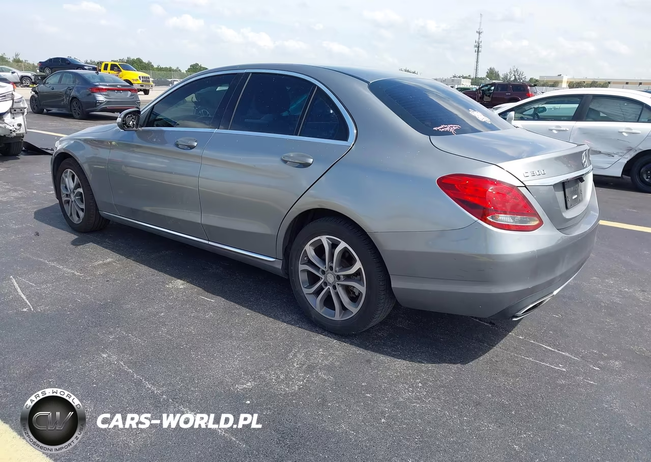 2015 Mercedes-Benz C 300 4Matic VIN:55SWF4KB3FU071703 - 3