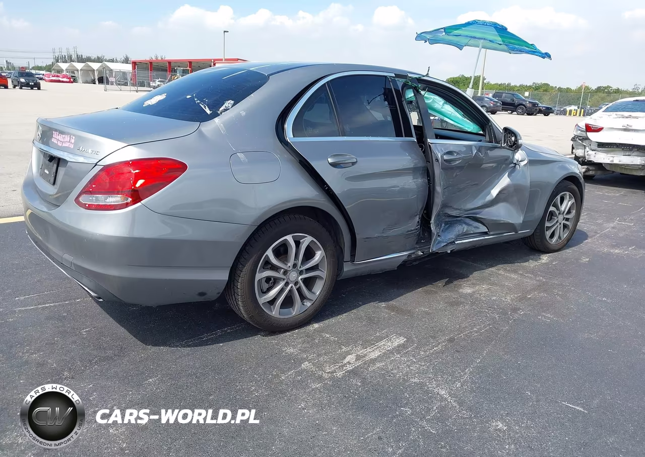 2015 Mercedes-Benz C 300 4Matic VIN:55SWF4KB3FU071703 - 4