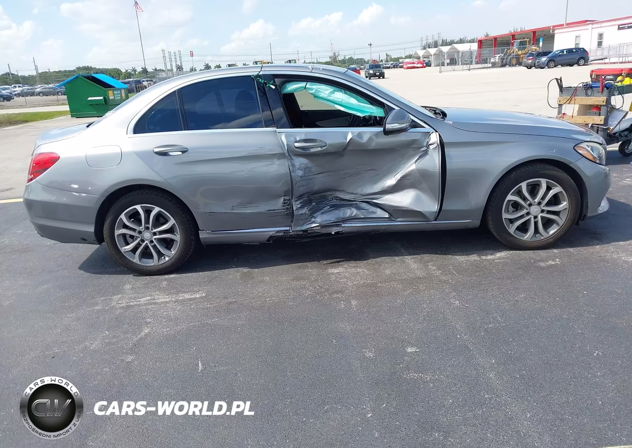 2015 Mercedes-Benz C 300 4Matic VIN:55SWF4KB3FU071703 - 6