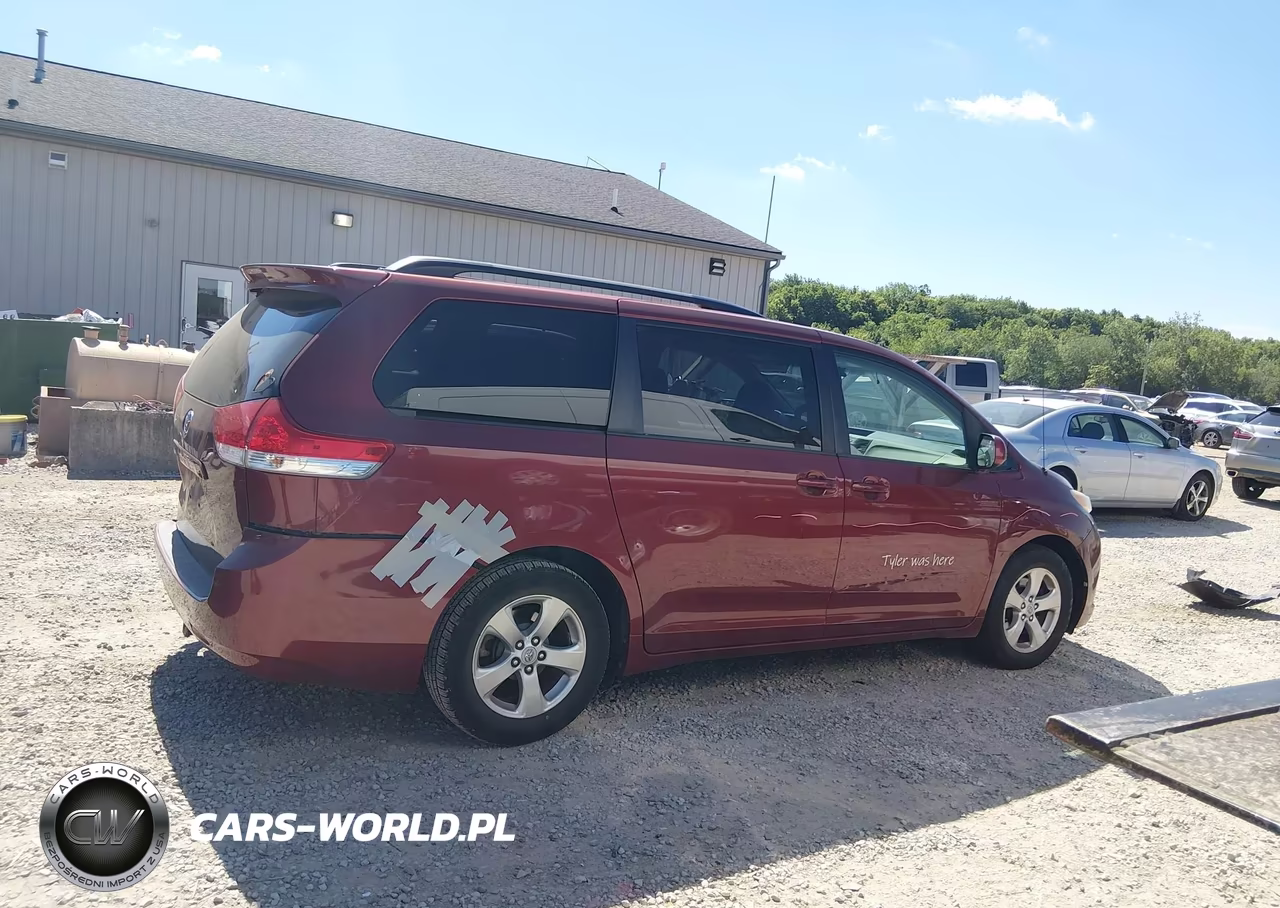 2011 Toyota Sienna Le V6 VIN:5TDKK3DC1BS086766 - 13