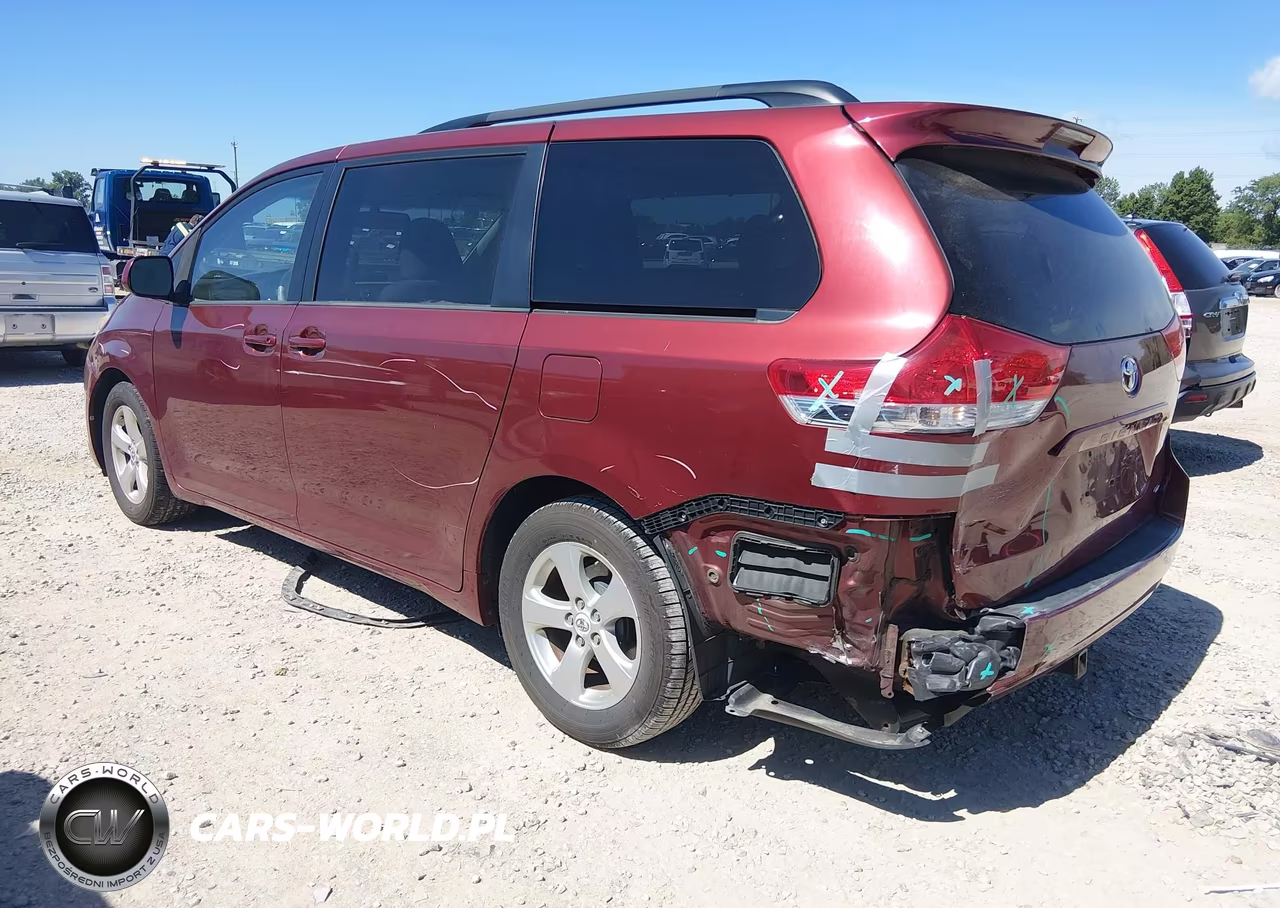 2011 Toyota Sienna Le V6 VIN:5TDKK3DC1BS086766 - 3