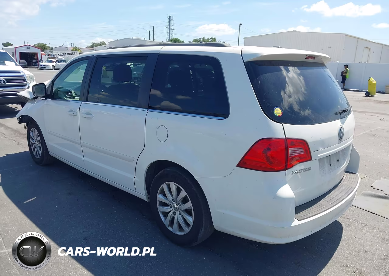2012 Volkswagen Routan Se VIN:2C4RVABGXCR390690 - 3