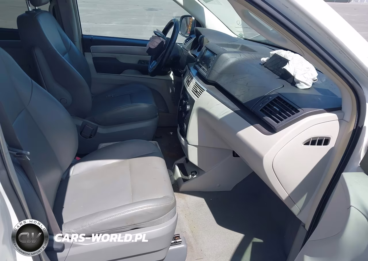2012 Volkswagen Routan Se VIN:2C4RVABGXCR390690 - 5