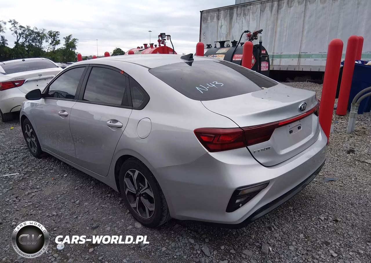 2021 Kia Forte Lxs VIN:3KPF24AD6ME344863 - 3