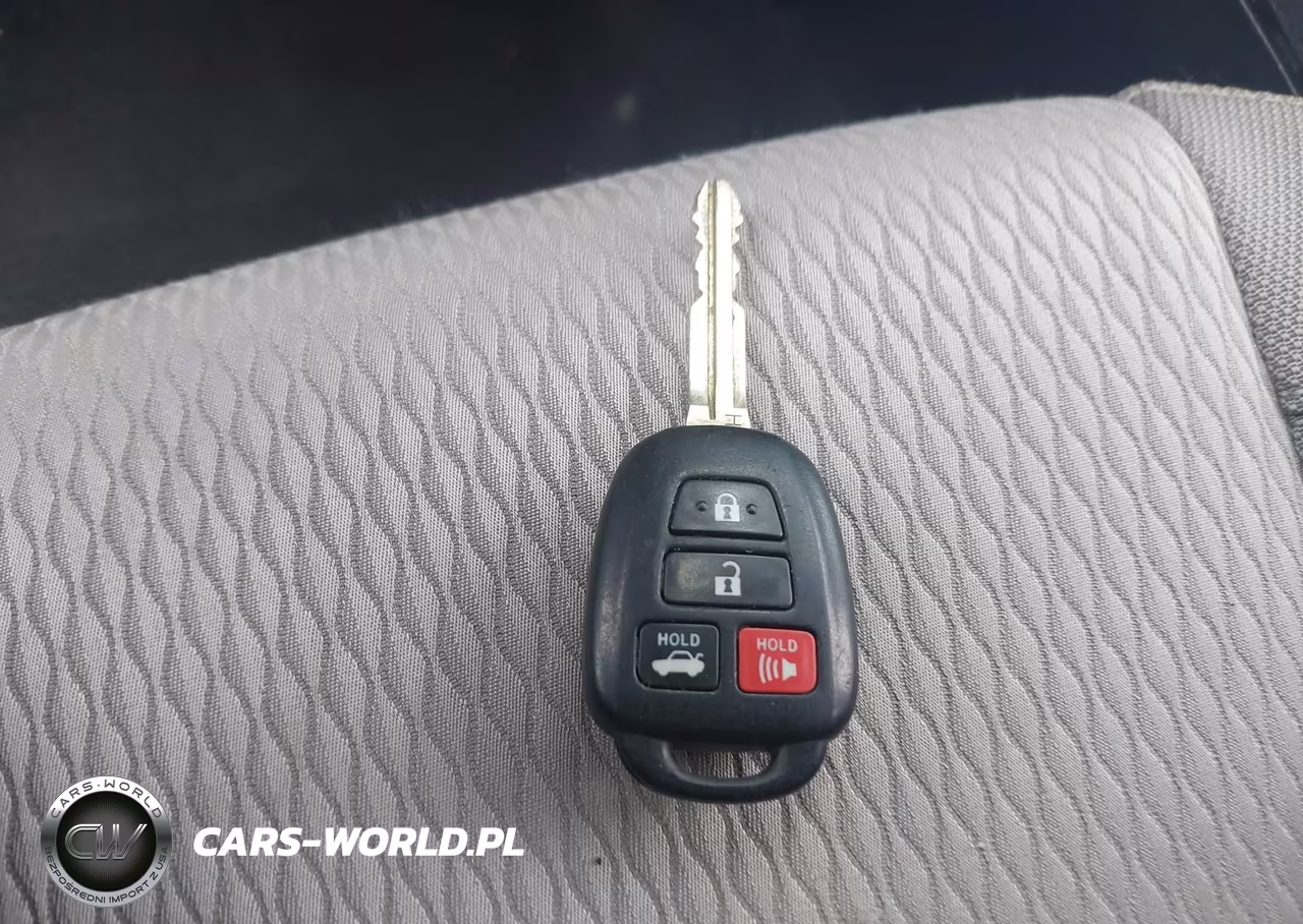 2015 Toyota Corolla Le VIN:2T1BURHE8FC349083 - 11