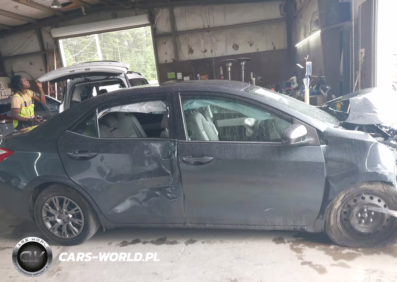2015 Toyota Corolla Le VIN:2T1BURHE8FC349083 - 13