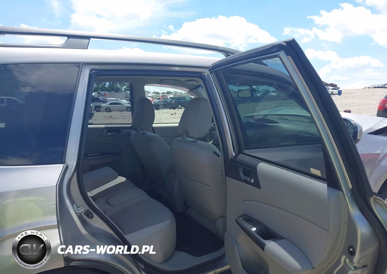 2011 Subaru Forester 2.5X Premium VIN:JF2SHBDC2BG768317 - 8