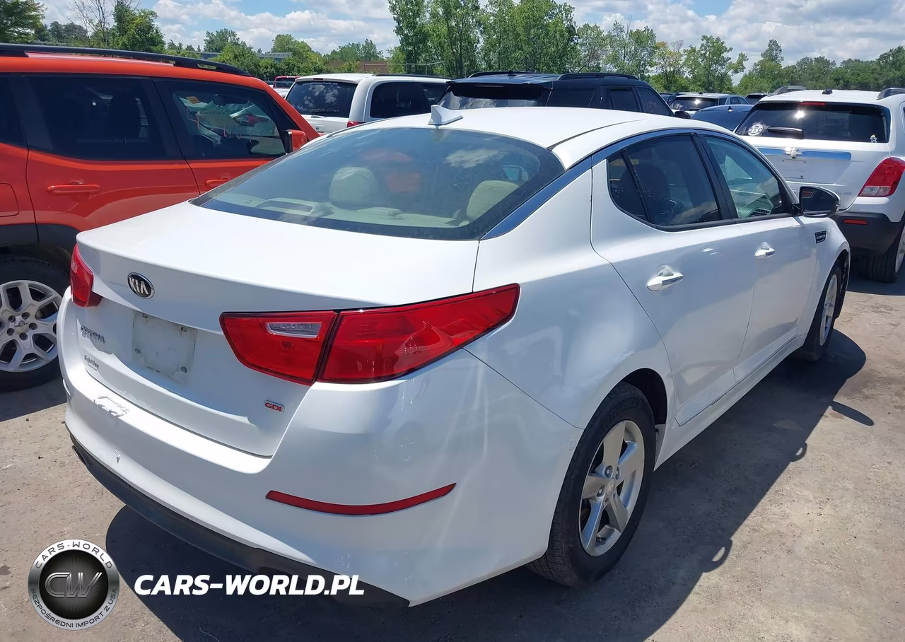 2015 Kia Optima Lx VIN:5XXGM4A71FG464119 - 4