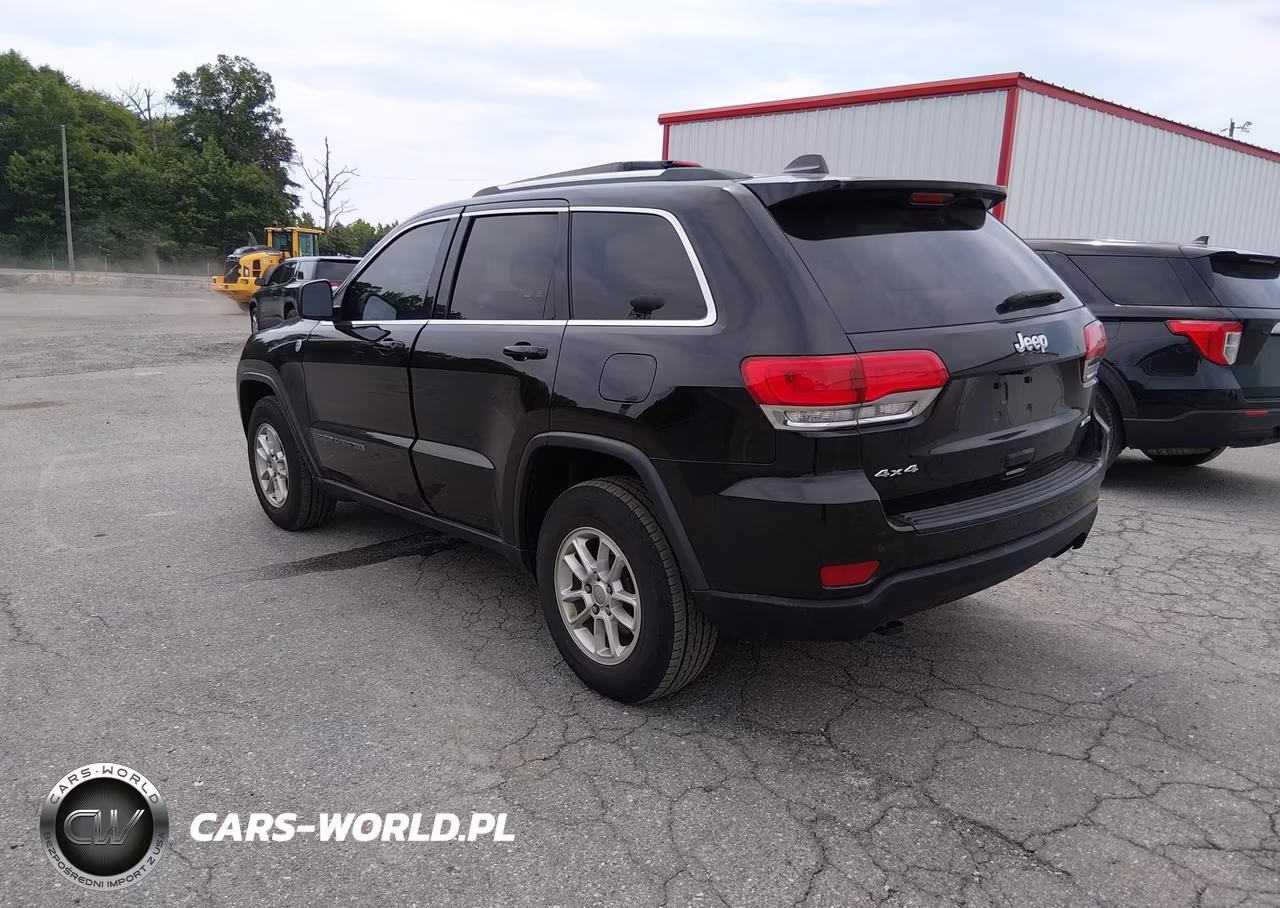 2019 Jeep Grand Cherokee Laredo E 4X4 VIN:1C4RJFAG3KC754238 - 3