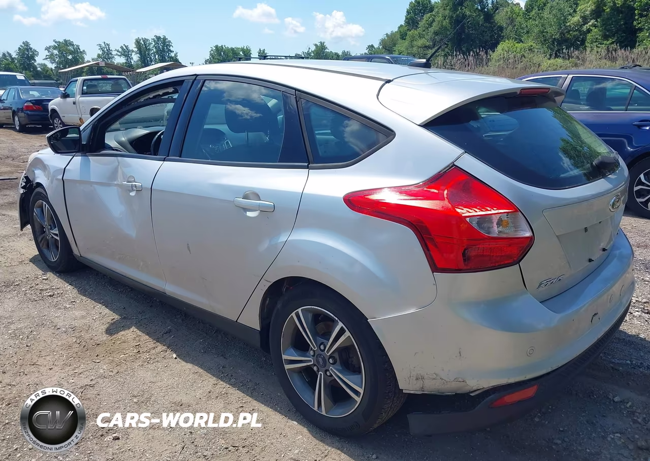 2014 Ford Focus Se VIN:1FADP3K22EL303340 - 15