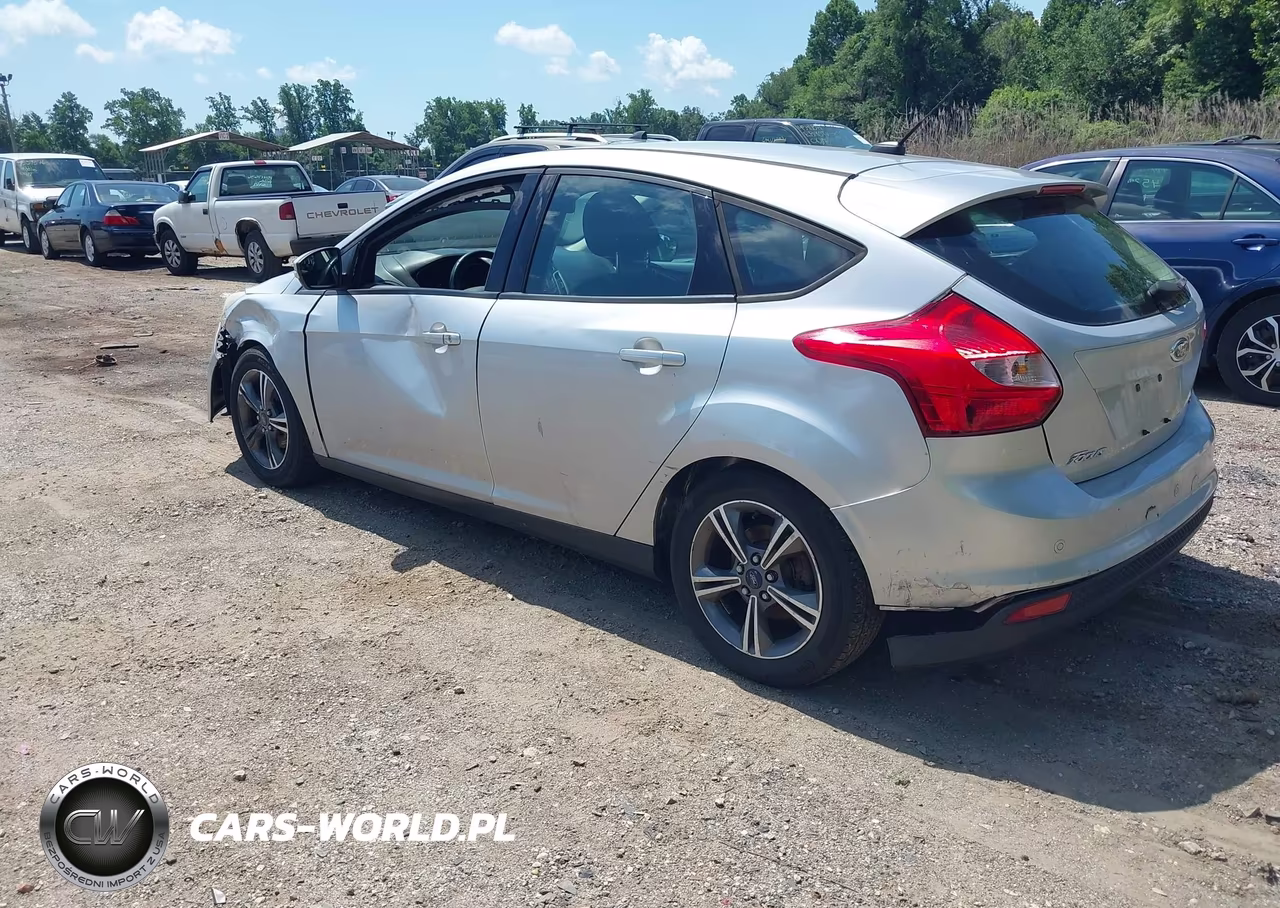 2014 Ford Focus Se VIN:1FADP3K22EL303340 - 3