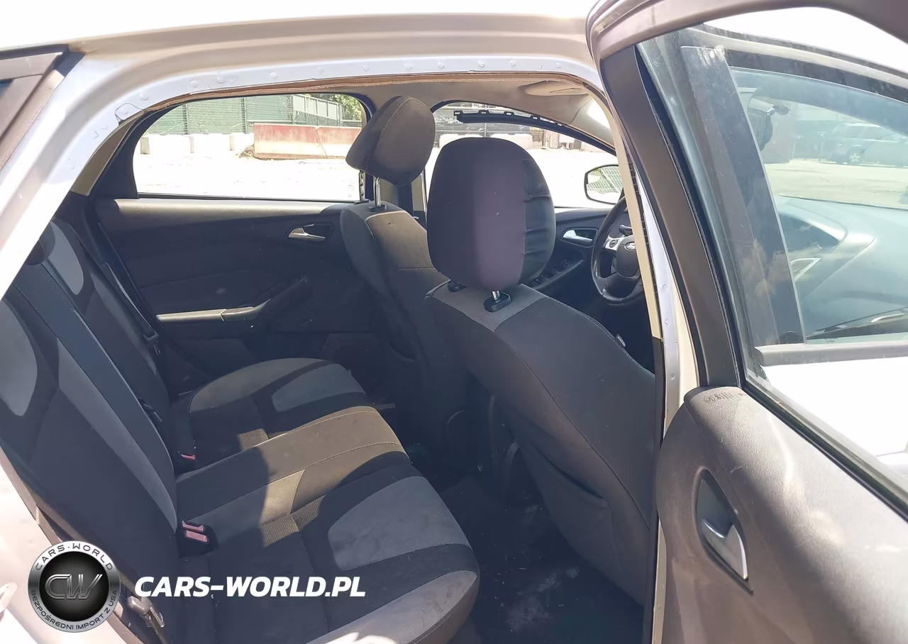 2014 Ford Focus Se VIN:1FADP3K22EL303340 - 8