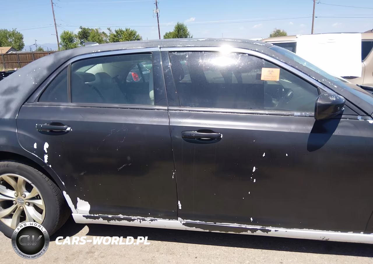 2015 Chrysler 300 Limited VIN:2C3CCAAG5FH828897 - 13