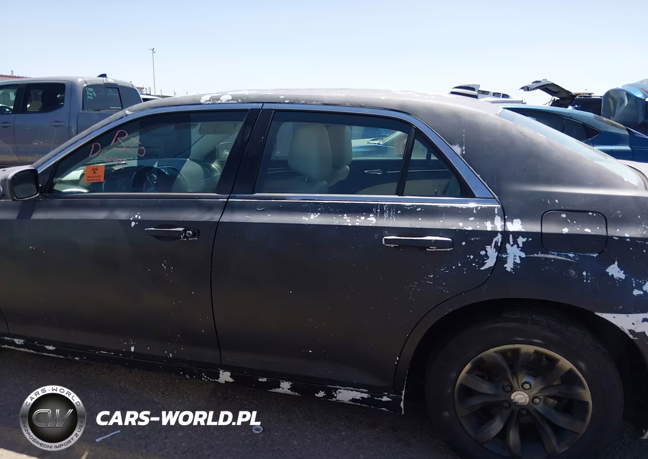 2015 Chrysler 300 Limited VIN:2C3CCAAG5FH828897 - 14