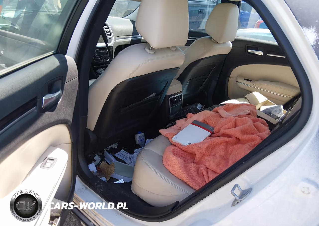 2015 Chrysler 300 Limited VIN:2C3CCAAG5FH828897 - 20