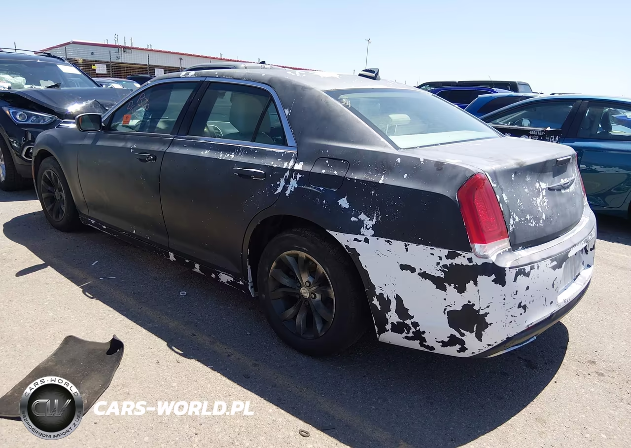 2015 Chrysler 300 Limited VIN:2C3CCAAG5FH828897 - 3