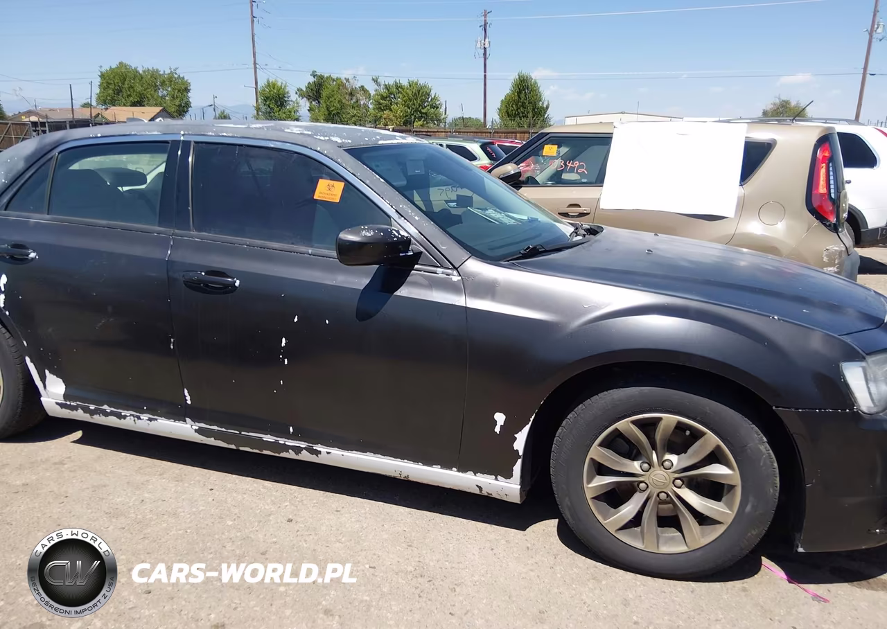 2015 Chrysler 300 Limited VIN:2C3CCAAG5FH828897 - 6