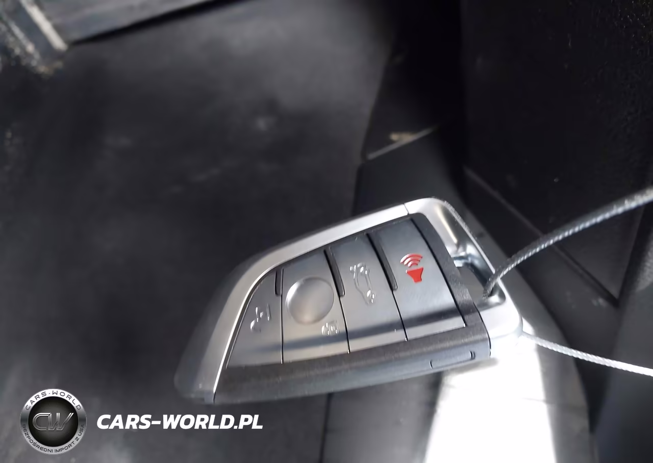 2018 BMW 320I VIN:WBA8E1G51JNU92437 - 11