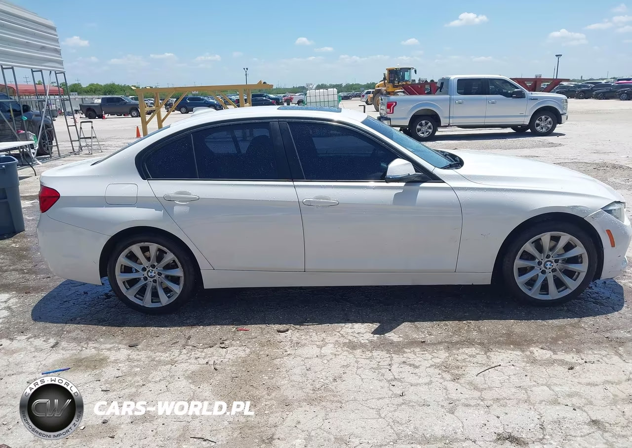 2018 BMW 320I VIN:WBA8E1G51JNU92437 - 13