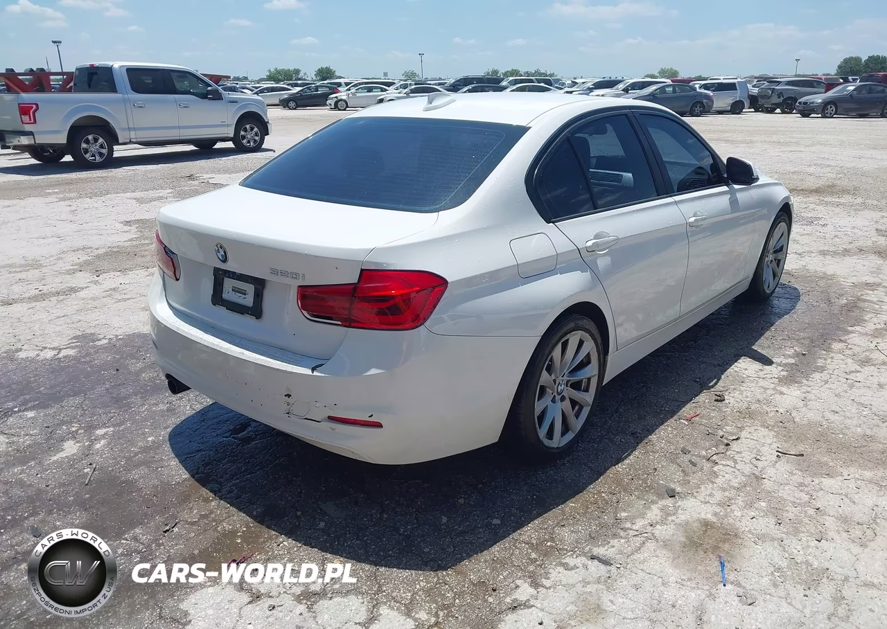 2018 BMW 320I VIN:WBA8E1G51JNU92437 - 4