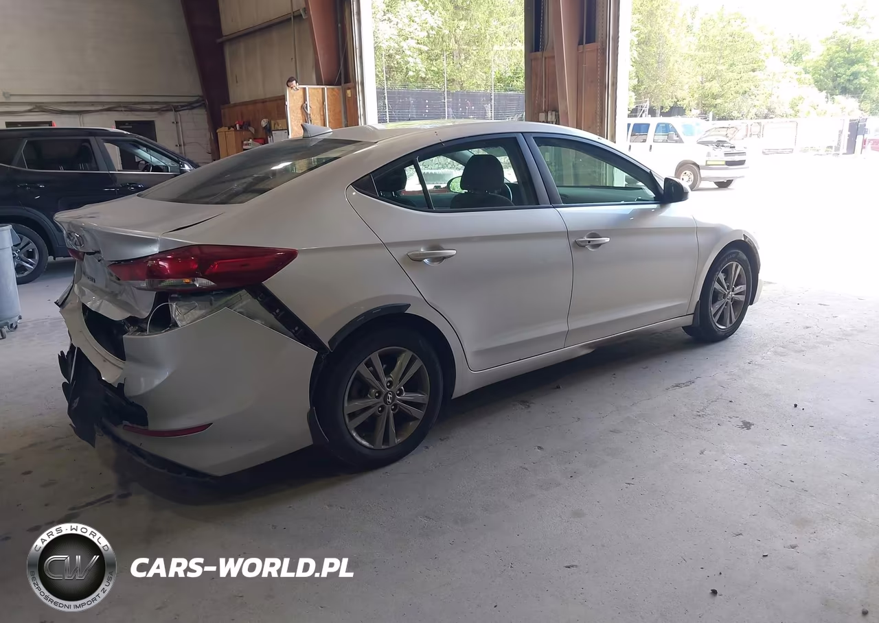 2018 Hyundai Elantra Value Edition VIN:5NPD84LFXJH274716 - 4