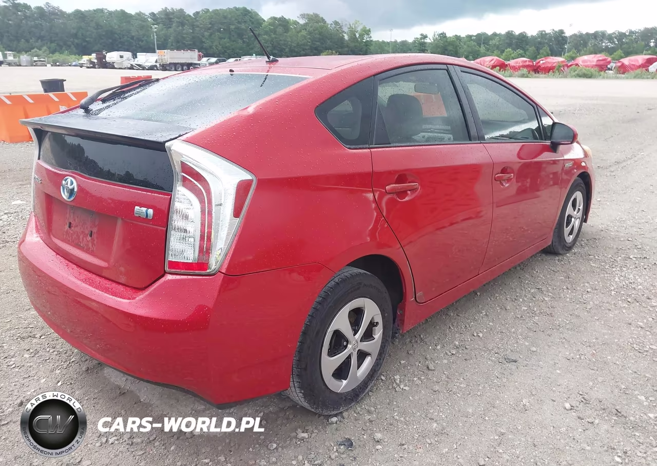 2014 Toyota Prius Two VIN:JTDKN3DU3E1738224 - 4