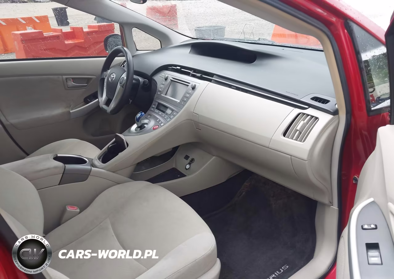 2014 Toyota Prius Two VIN:JTDKN3DU3E1738224 - 5