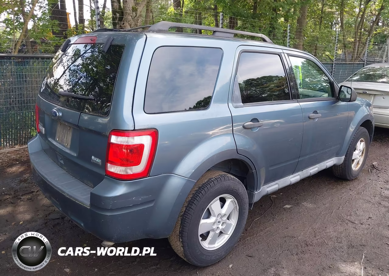 2010 Ford Escape Xlt VIN:1FMCU0DG0AKA42761 - 4