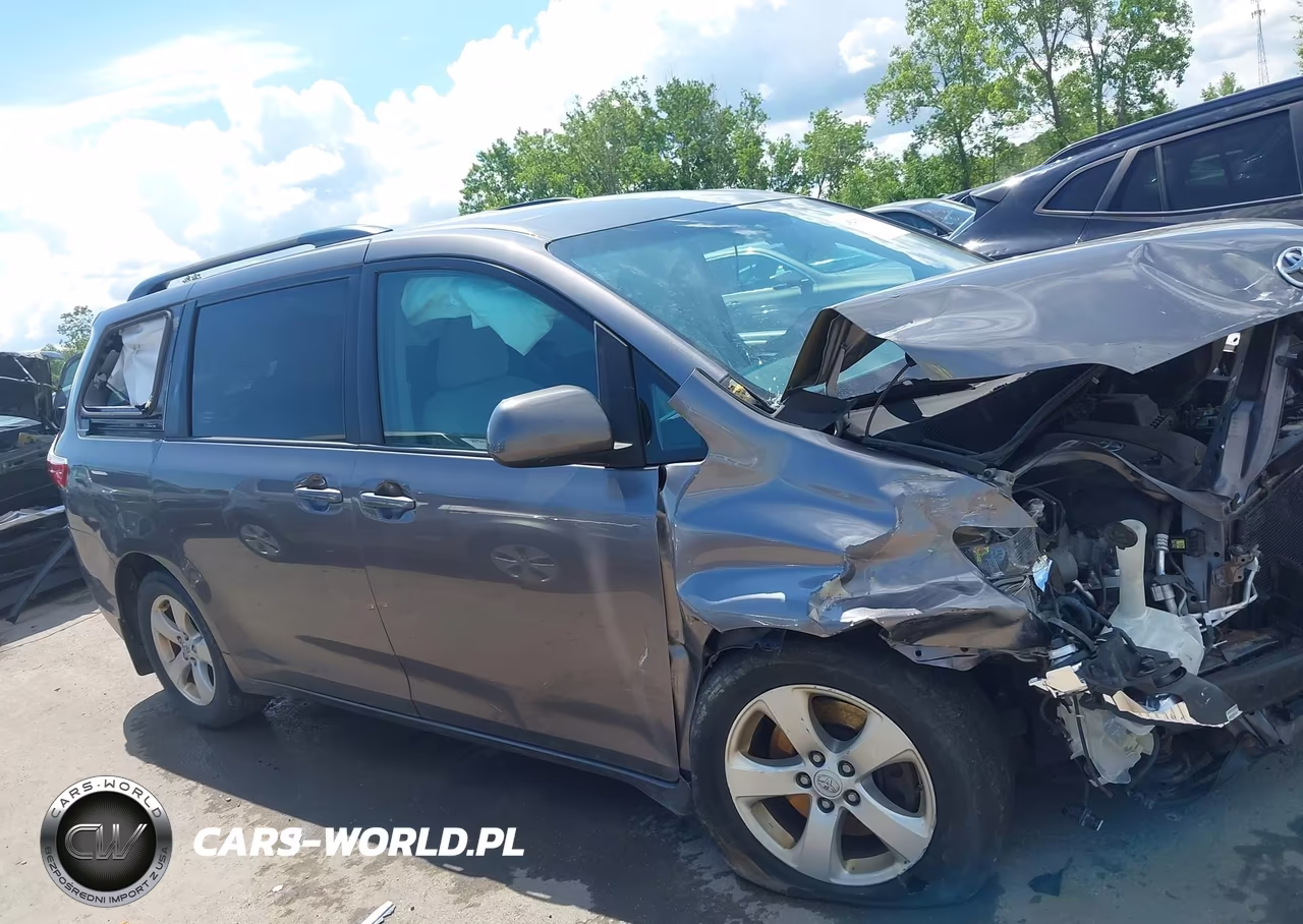 2017 Toyota Sienna Le 8 Passenger VIN:5TDKZ3DC9HS852733 - 14