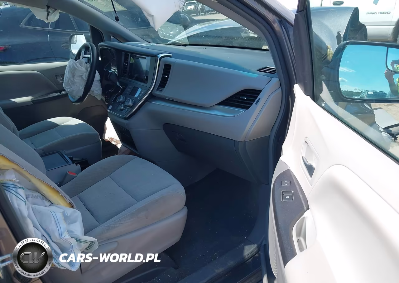 2017 Toyota Sienna Le 8 Passenger VIN:5TDKZ3DC9HS852733 - 5